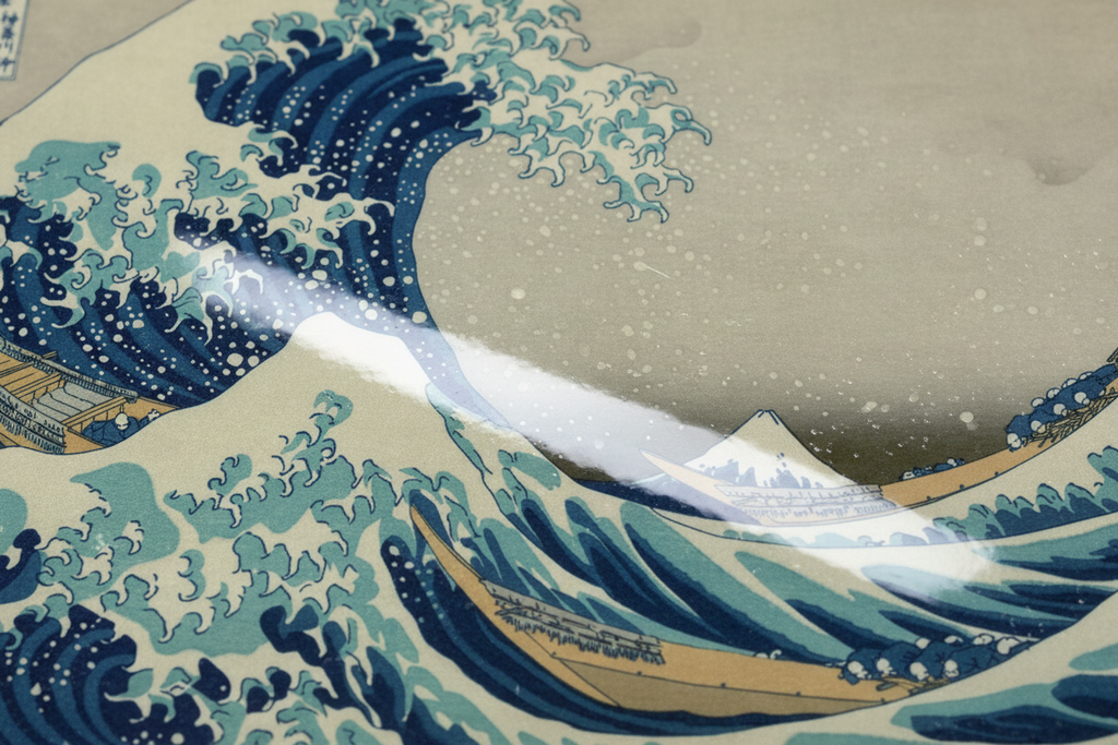 Detalle acabado brillante con barniz protector